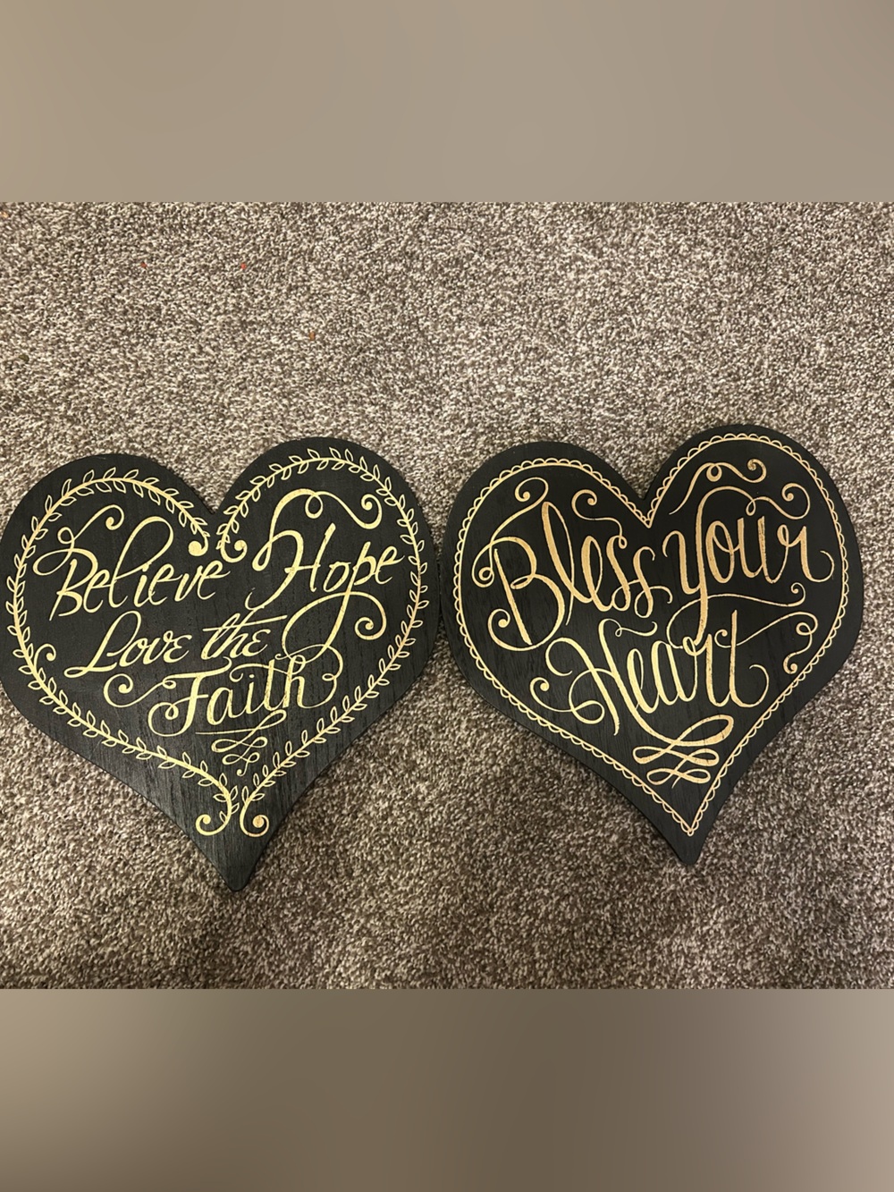 2 Pack Heart-Shaped Wall Plaques